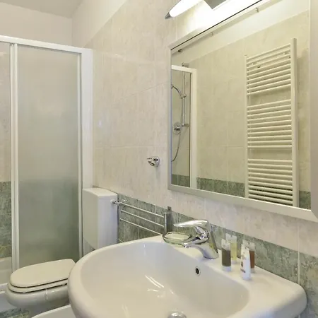 Ur-nest Emilia Levante A *