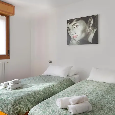 Ur-nest Emilia Levante A Boloňa