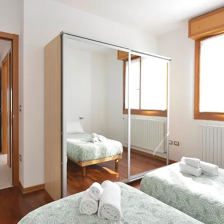 Ur-nest Emilia Levante A Apartman *